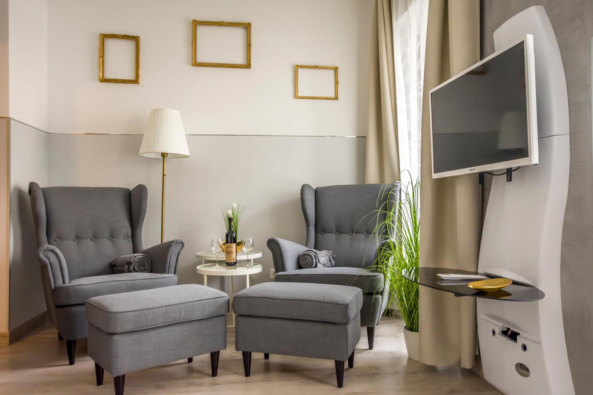 K40 Romantic Deluxe Studio In The City Center 布达佩斯 外观 照片